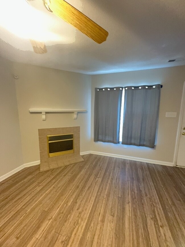Building Photo - 1094 W Pueblo Dr