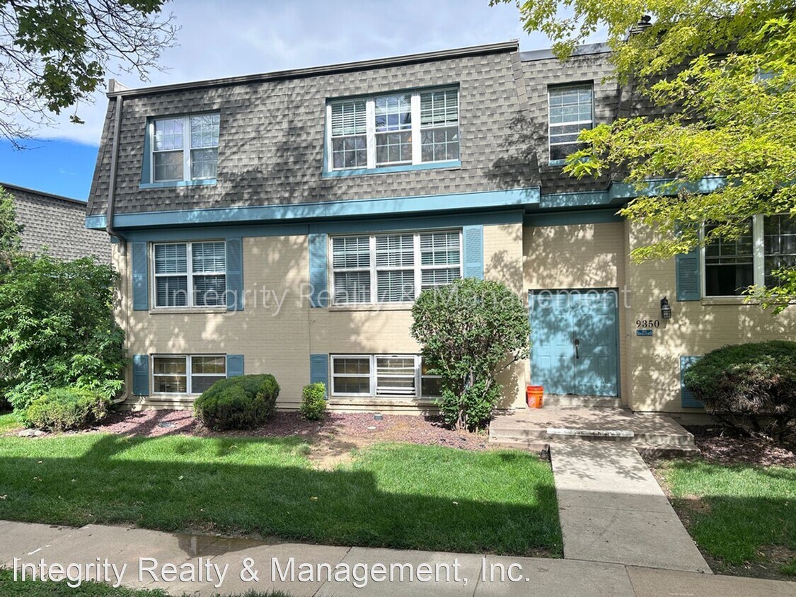 Primary Photo - 2 br, 1.5 bath House - 9350 E Girard Ave U...