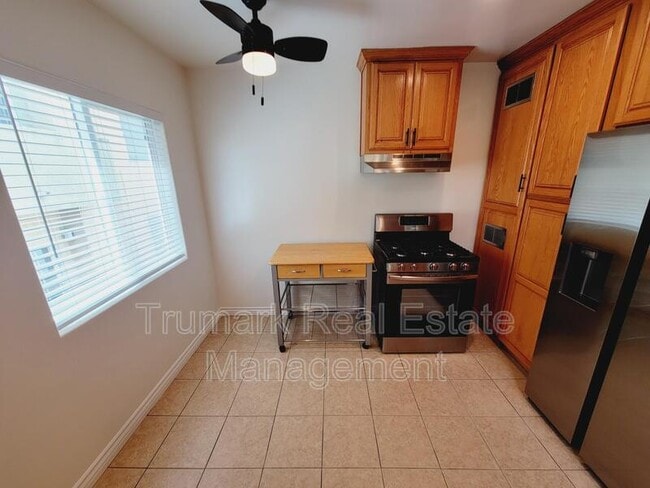 Building Photo - 4249 Laurel Canyon Blvd