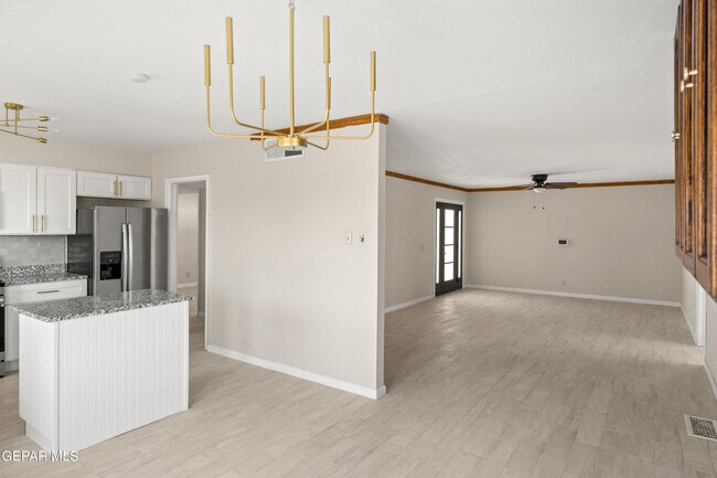 Foto del edificio - 4317 Larchmont Dr