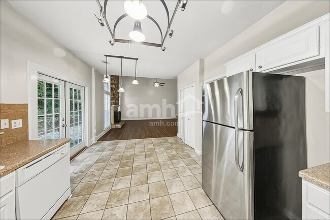 Building Photo - 4180 Glenaire Way NW