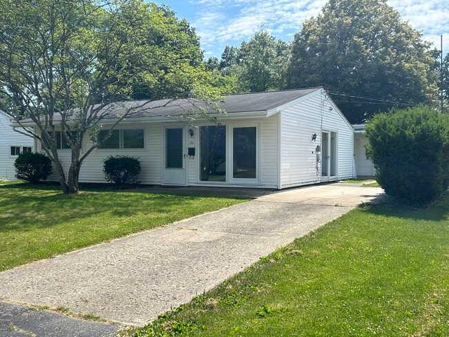 Building Photo - 117 Rose Ave