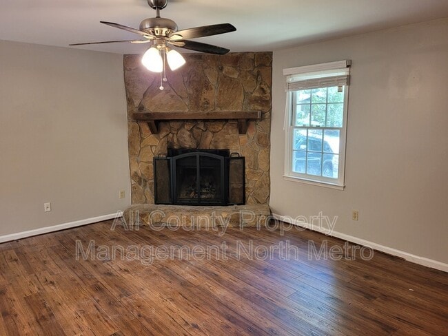 Photo - 285 Sequoyah Dr House