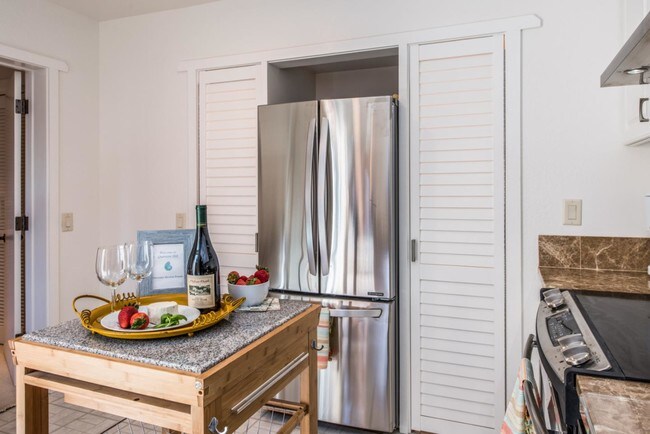 Building Photo - 199 Van Ess Way