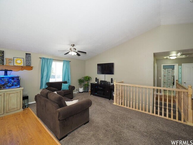 Building Photo - Spacious Rambler w attached 2 car garage!