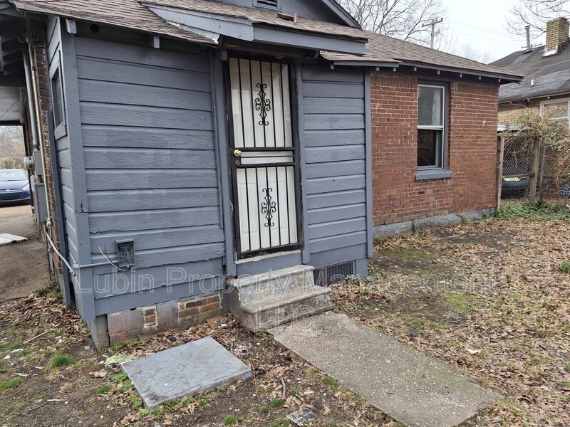Building Photo - 2579 Barron Ave