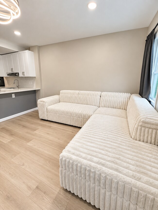 Foto del edificio - 574 Preakness Ave