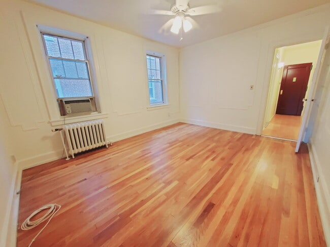 Building Photo - 639 Summer St