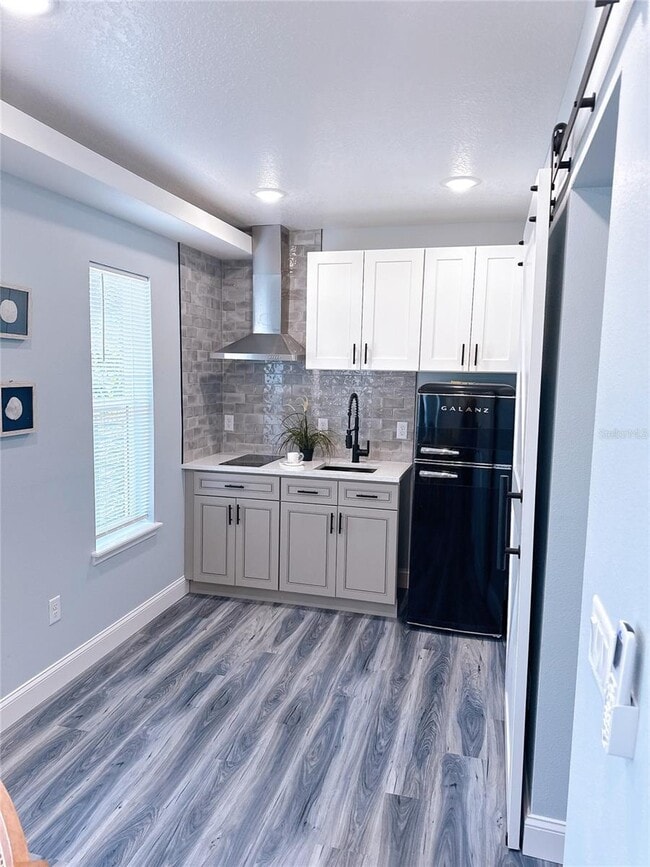 Building Photo - 409 W Carroll St