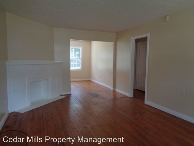 Building Photo - 636 S Pinecrest St