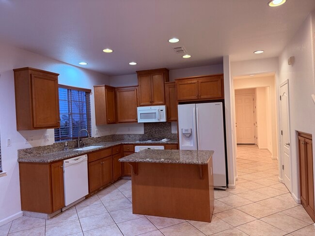 Building Photo - 252 W Terraza Way