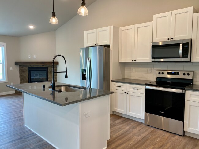 Building Photo - 110 Lake Rd