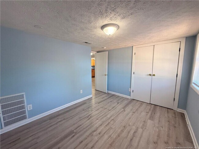 Foto del edificio - 822 Ridge Rd