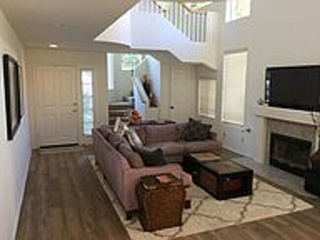 Foto del edificio - Beautiful 3 bd/2.5 bath Newbury Park Home