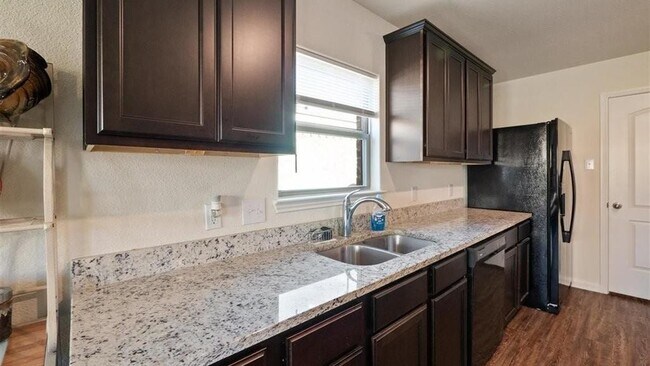 Foto del edificio - 4322 Cat Tail Wy