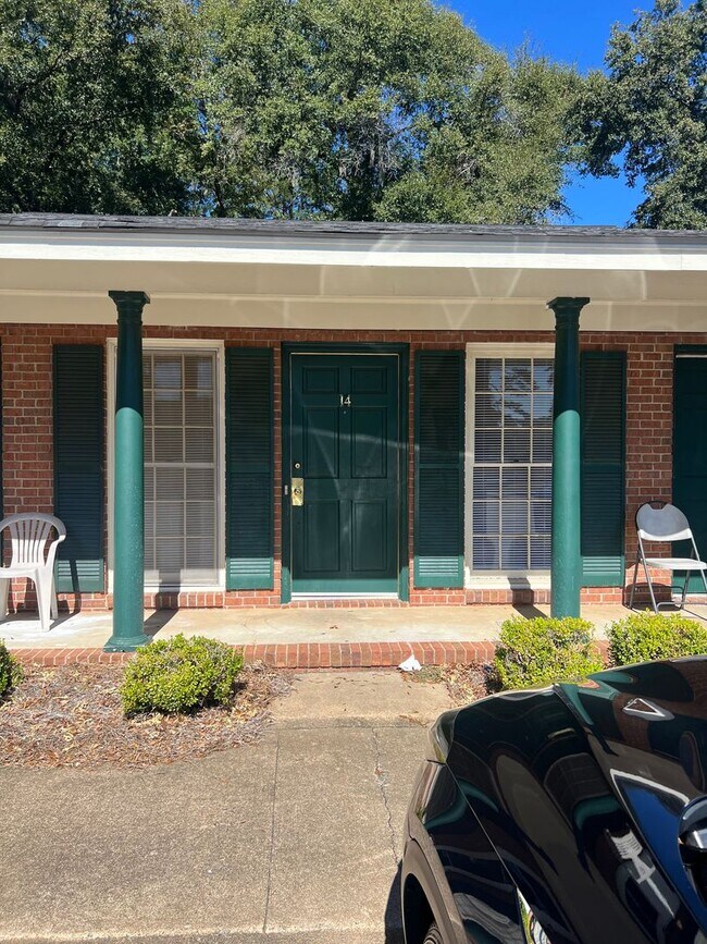 Foto del edificio - 2024 Oglethorpe Ave