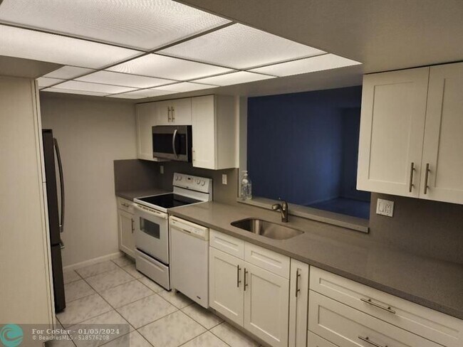 Foto del edificio - 9432 NW 39th St