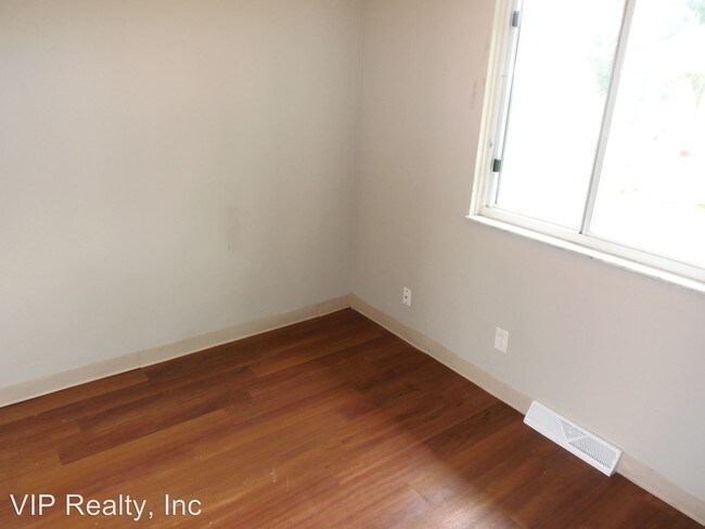 Foto del edificio - 373-379 S Burgess Ave
