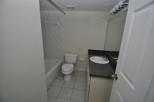 Building Photo - SANFORD: 2 Bed/2 Bath, 2nd floor condo at ...