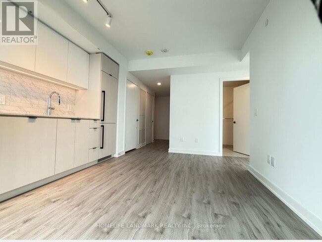 Building Photo - 252 Church St