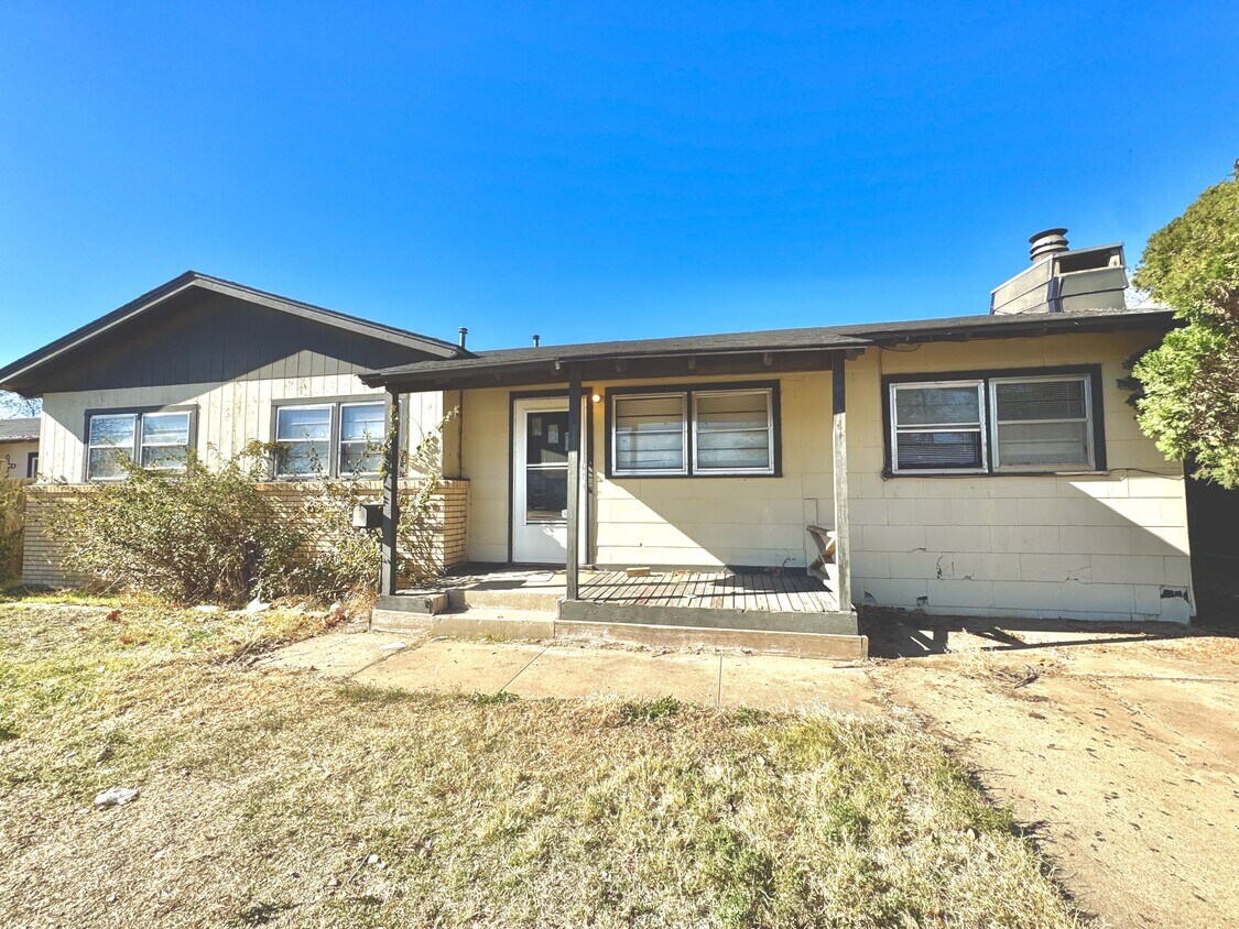 Primary Photo - 2904 S Fairfield St