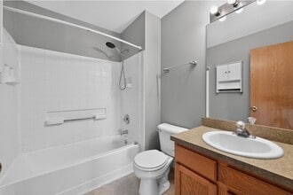 Building Photo - 2632 Canyon Dr