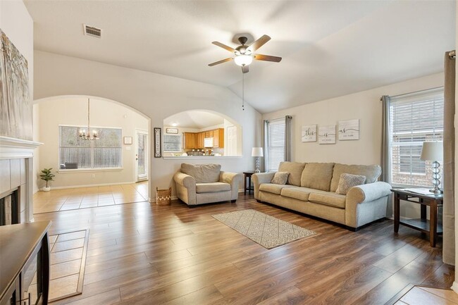 Building Photo - 326 Pheasant Ridge Dr