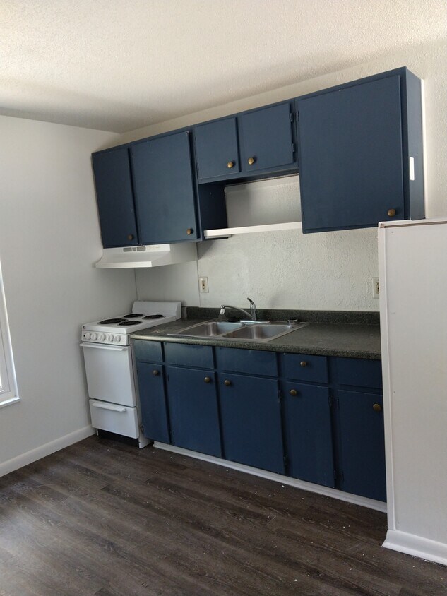 Primary Photo - 511 W Garrison Ave