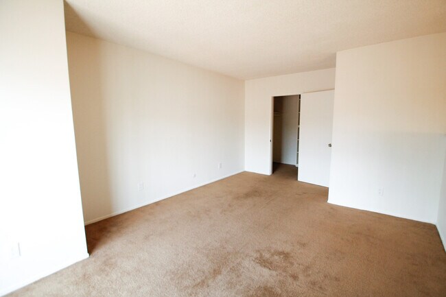 Foto del edificio - 15339 Weddington St