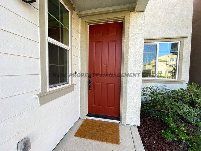 Foto del edificio - 2550 Natomas Crossing Dr