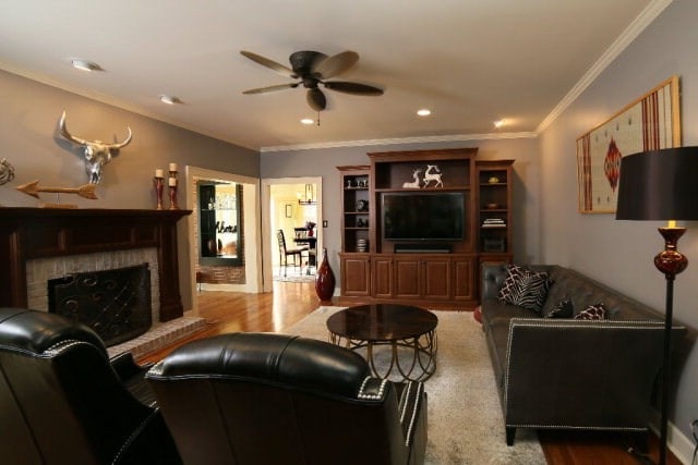 Building Photo - 300 Willow Lake Ct
