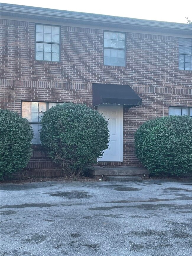 Building Photo - 1744 Cave Mill Rd