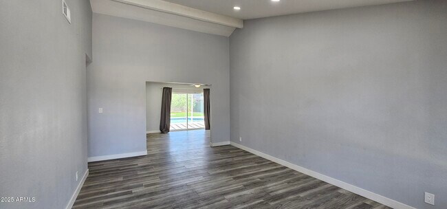 Building Photo - 642 W Plata Ave