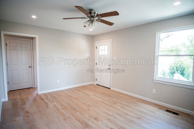 Foto del edificio - 607 Hillview Rd