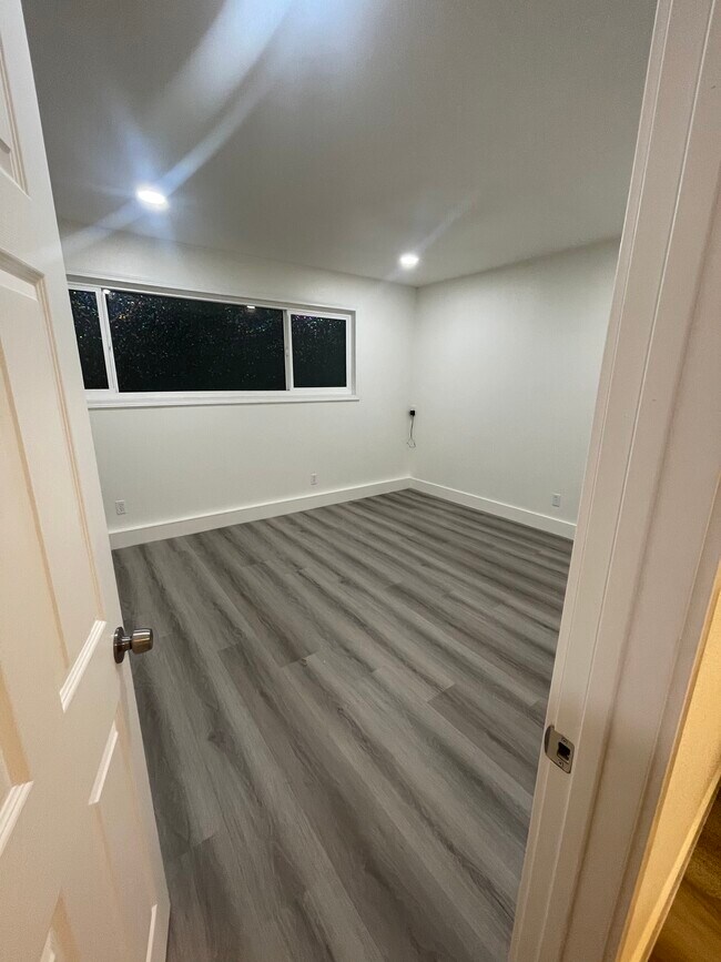Building Photo - 1405 Sherrill St