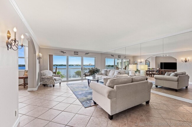 Building Photo - 2600 N Flagler Dr