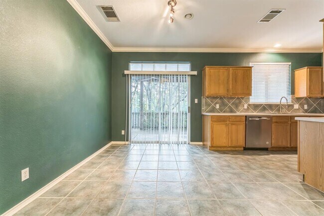 Building Photo - 4501 Whispering Valley Dr