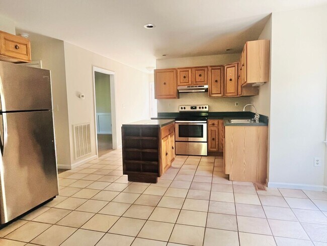 Building Photo - 8+ PRIVATE ACRES - KING GEORGE
