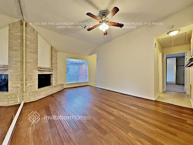 Building Photo - 9167 Golden Sunshine Dr