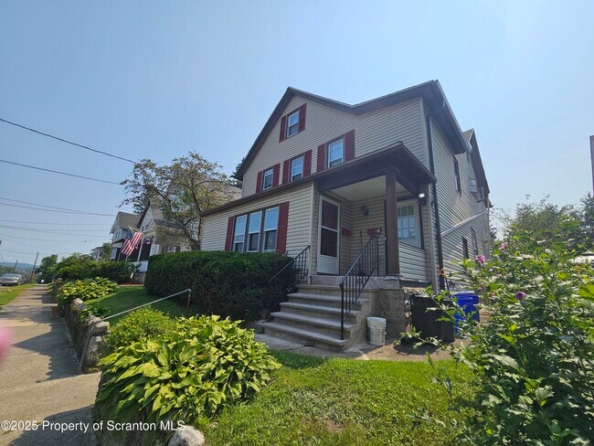 Foto del edificio - 1042 Taylor Ave