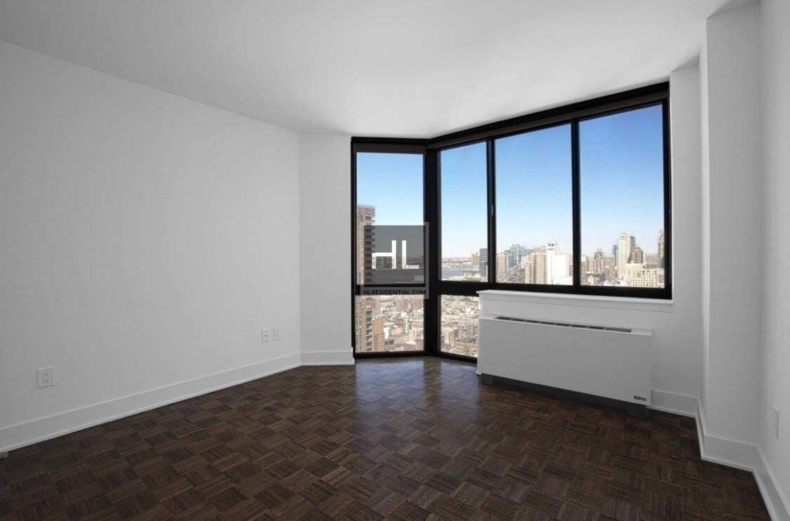 Foto principal - 420 W 42nd St
