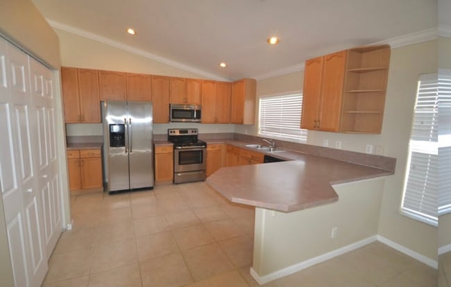 Building Photo - 2838 N Custer Rd