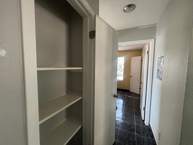 Building Photo - 1415 Quail Creek Rd