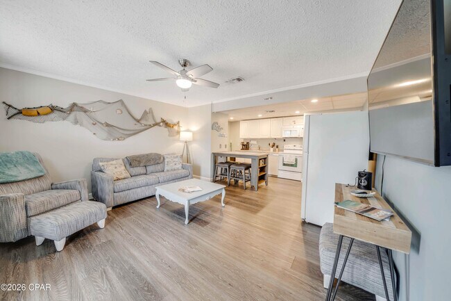 Building Photo - 6903 N Lagoon Dr