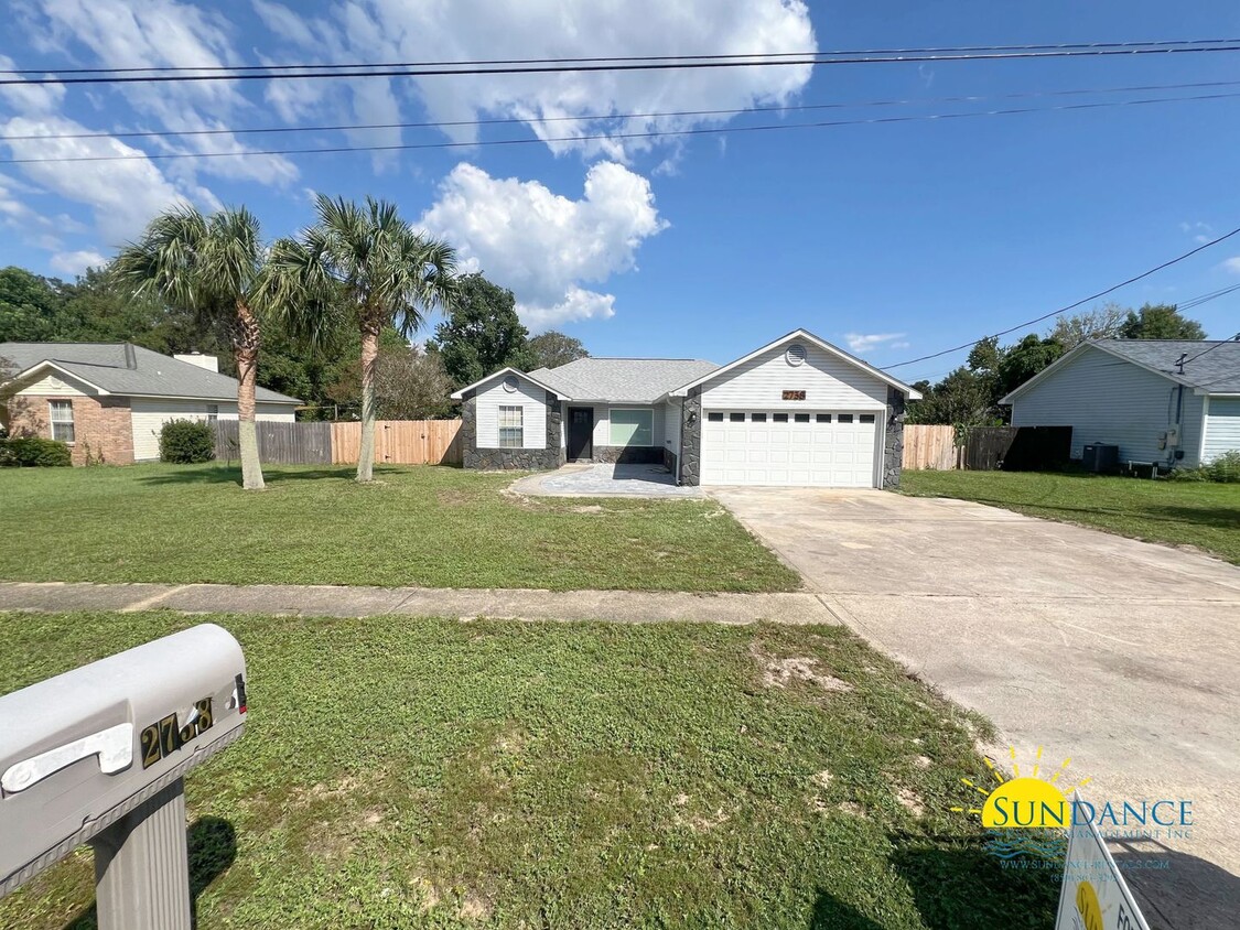 Primary Photo - Beautifully renovated Navarre Home!