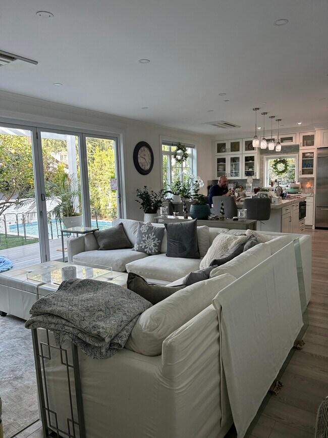 Foto del edificio - 12150 Dunoon Ln