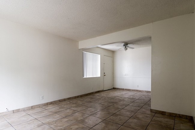 Building Photo - Hazelwood Villas