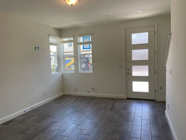 Foto del edificio - 2056 N Walling Ln