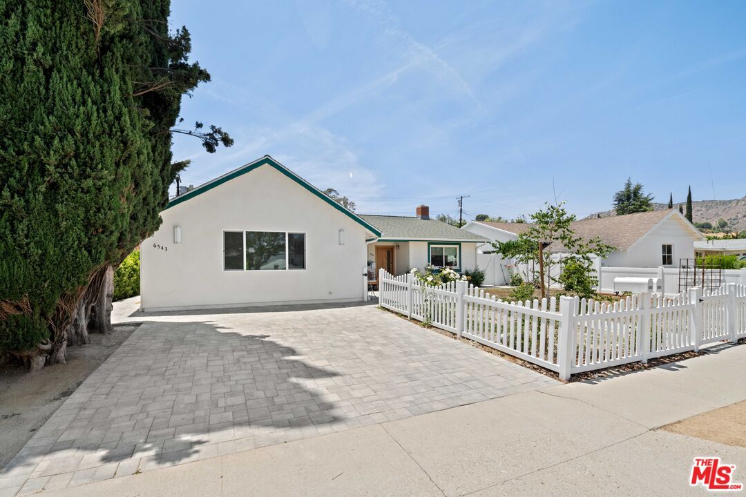 Foto principal - 6543 Franrivers Ave