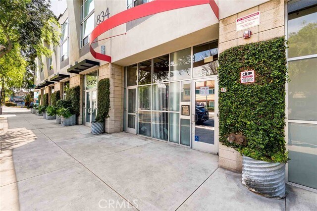 Foto del edificio - 834 E 4th St